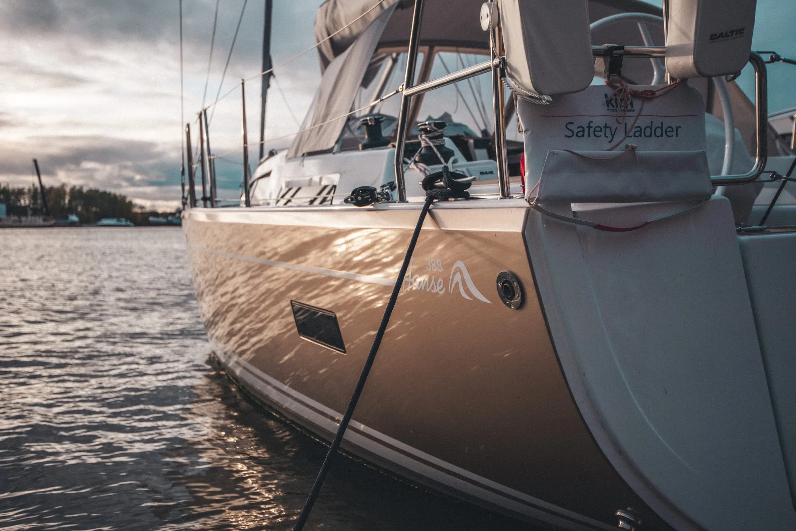 Hanse 388: Deck Storage