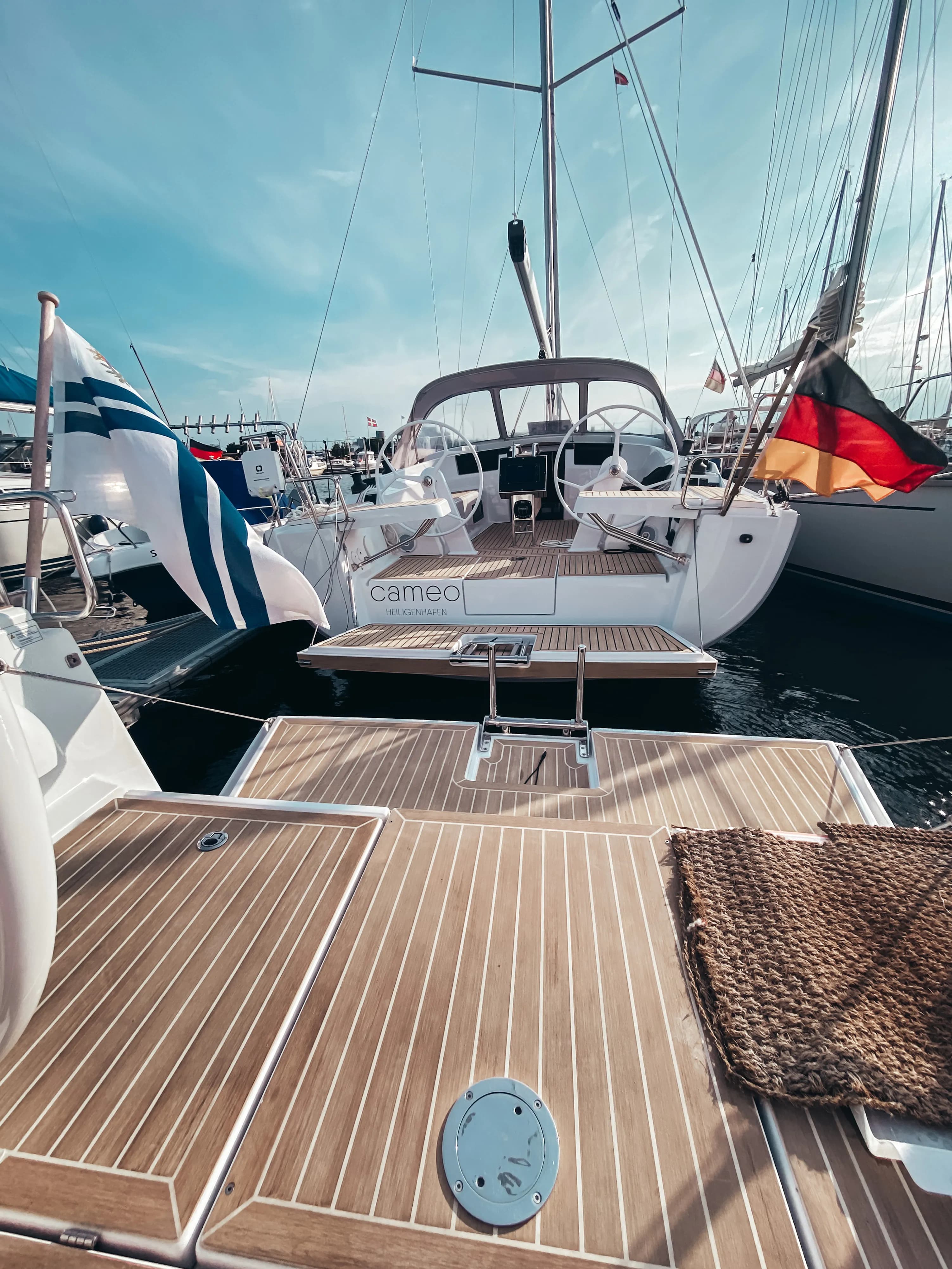 Charlotte Meets Cameo